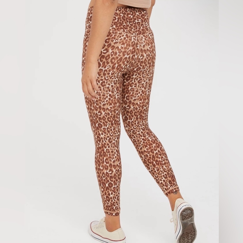 OFFLINE By Aerie Real Me High Waisted Crossover Legging - Picture 2 of 13